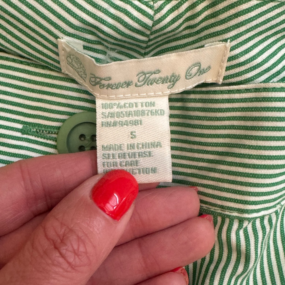 5 for $30 NWT FOREVER 21 Green and White Striped Cuffed Shorts - Picture 3 of 3